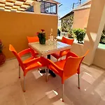 Summerscape Studios And Apartments